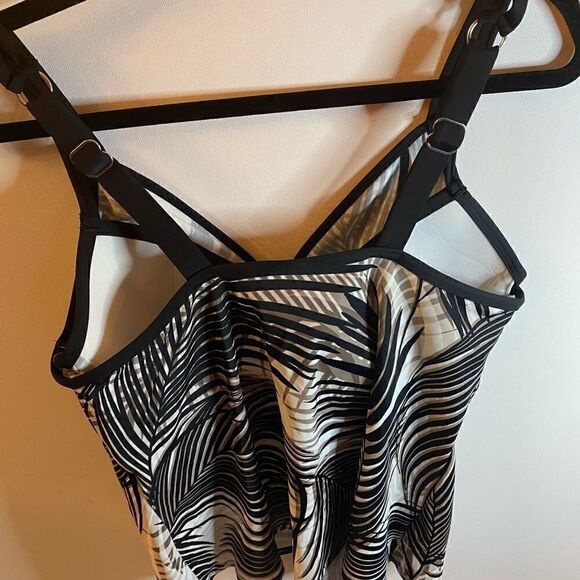 🎀Swim solutions printed zebra tankini swim top size:14🎁 - Picture 4 of 7